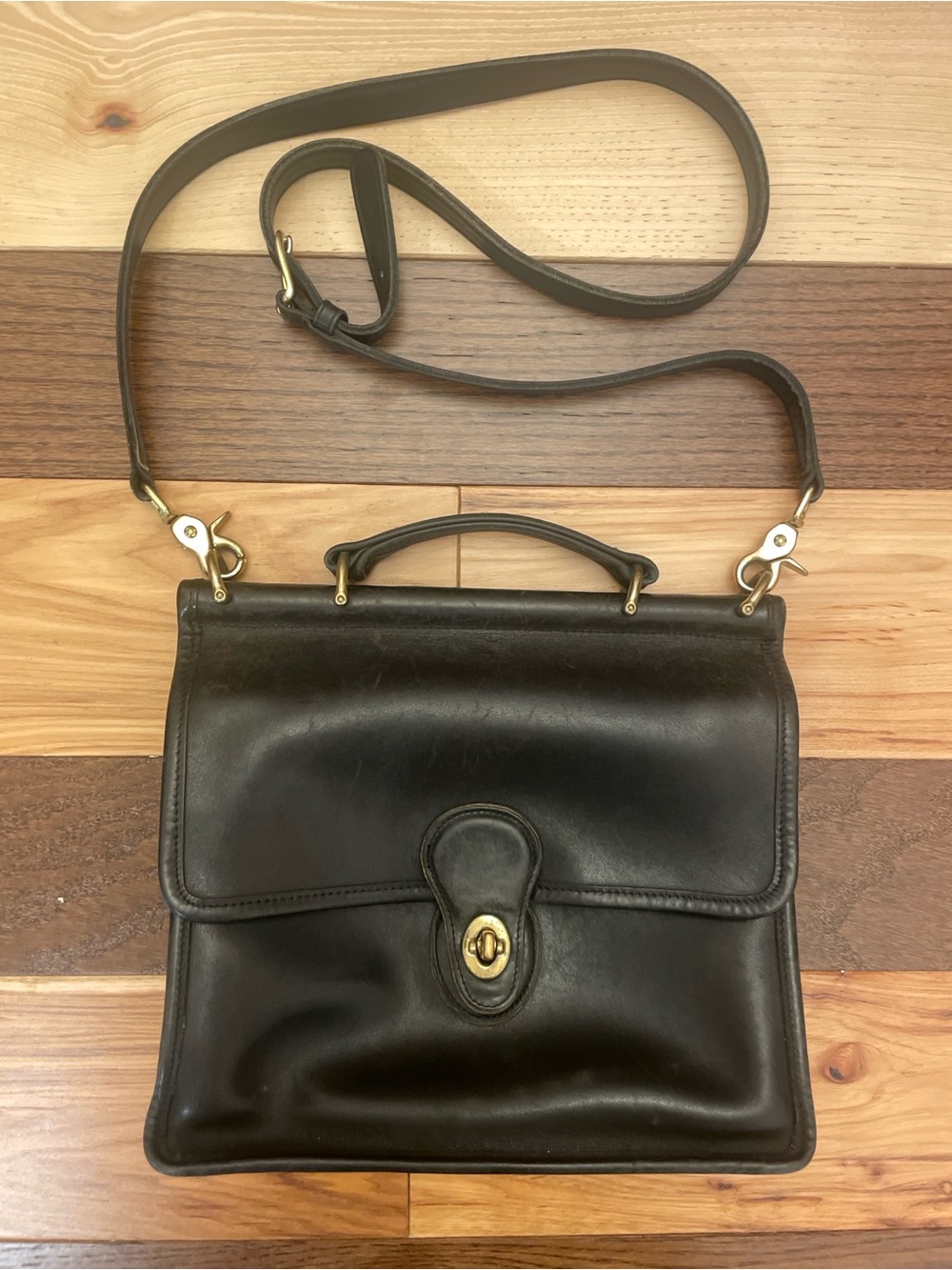 Vintage Coach Willis Bag, D9F-9927. Classic Black Leather Satchel.
